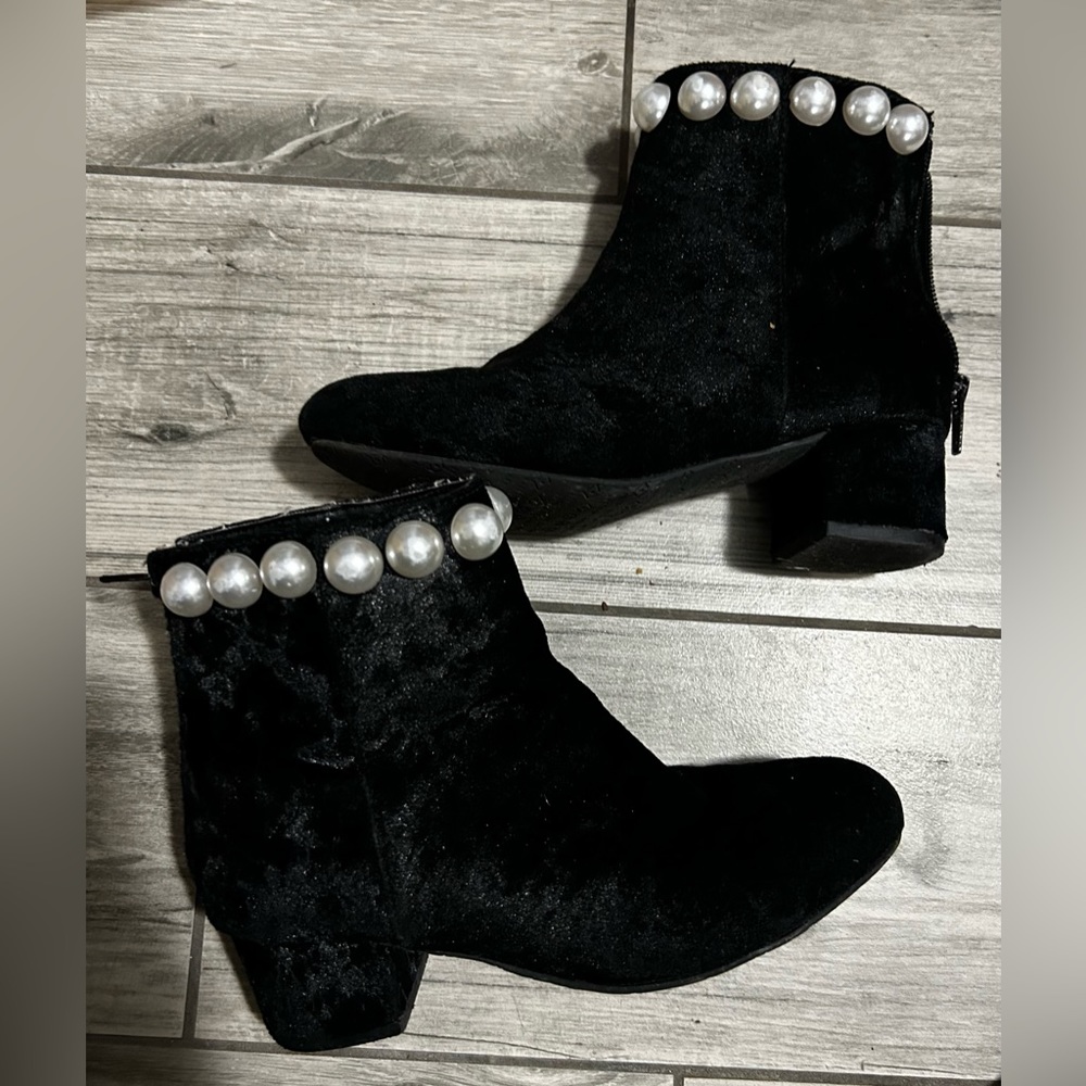 Katy Perry Girl’s Black Pearly Booties - Size 1